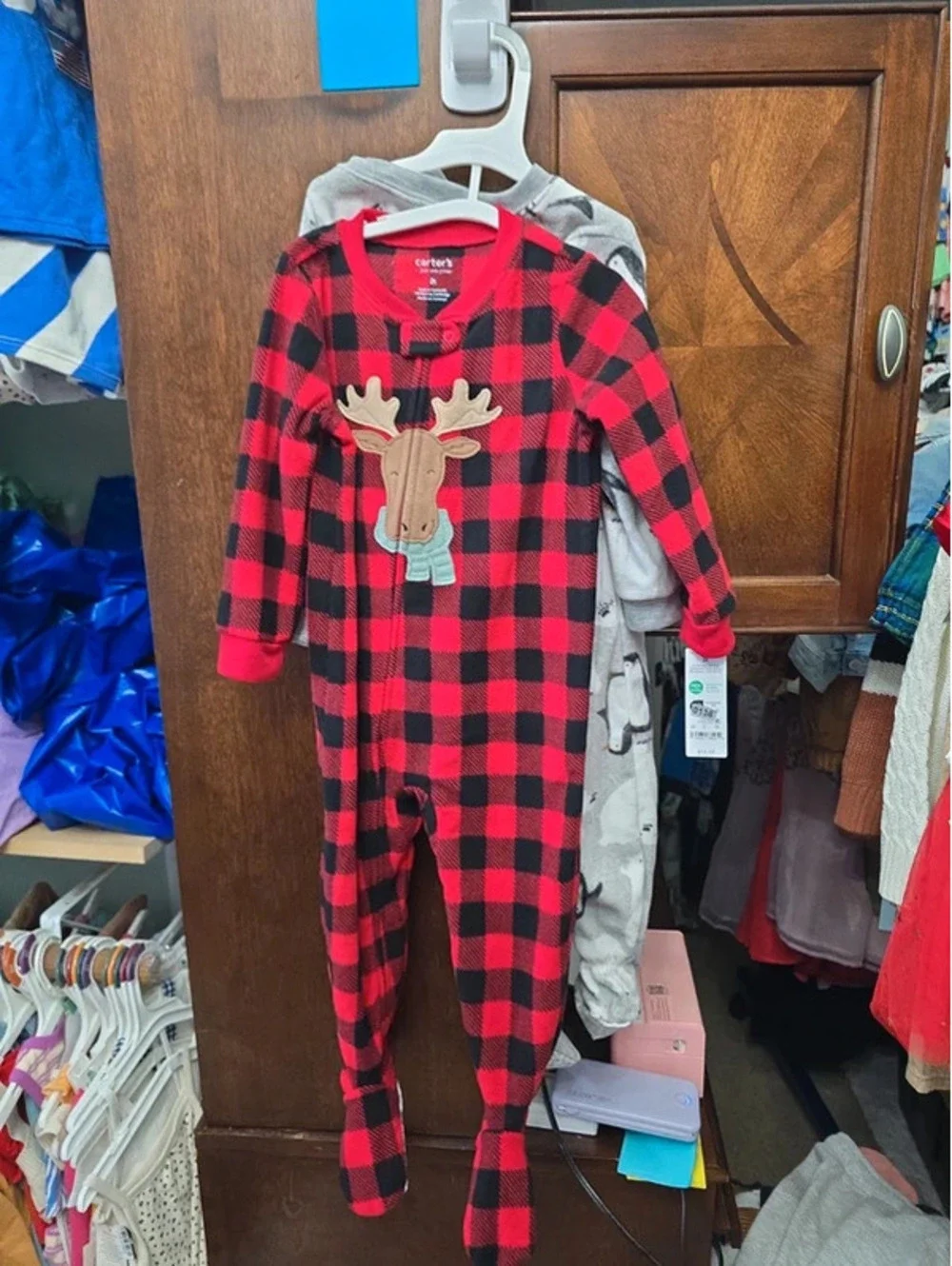 2t brand new pajamas from carter's item.136G7